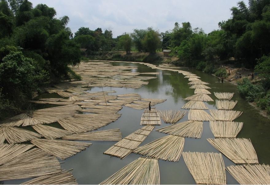 dhurung river bamboo rafts